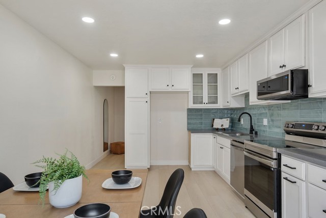 1800 E Heim Avenue, Orange CA: https://media.crmls.org/medias/6ab03d90-5a7f-46ee-bda1-891b9e98b942.jpg
