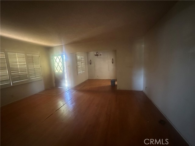 Image 4 of 34 For 863 Vanhorn Avenue