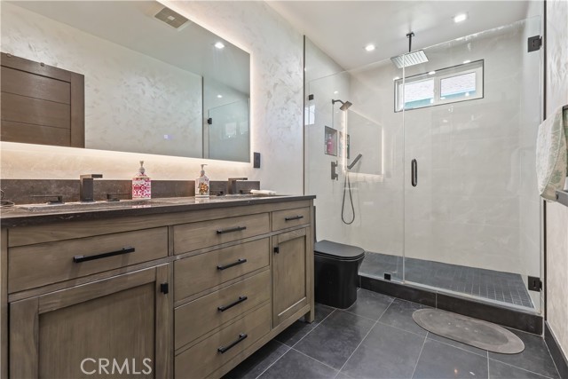 Detail Gallery Image 28 of 40 For 2240 N Parish, Burbank,  CA 91504 - 4 Beds | 2 Baths