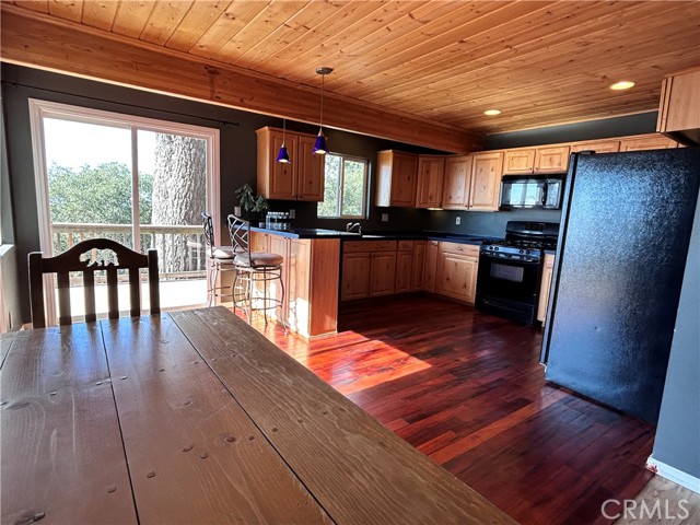 Detail Gallery Image 6 of 18 For 25515 True, Twin Peaks,  CA 92391 - 2 Beds | 2 Baths