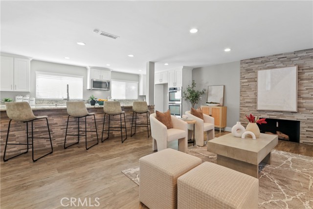 Detail Gallery Image 7 of 40 For 340 E Riverdale, Orange,  CA 92865 - 5 Beds | 3 Baths