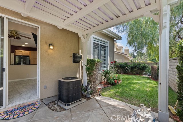 27017 Big Rapids, Valencia CA: https://media.crmls.org/medias/6ab1ec08-0300-4e72-9329-89aad78a3d4d.jpg