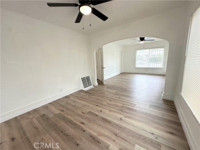 2217 10th Avenue, Los Angeles CA: https://media.crmls.org/medias/6ab2bdb0-f626-4141-a336-4f0180f45dc1.jpg