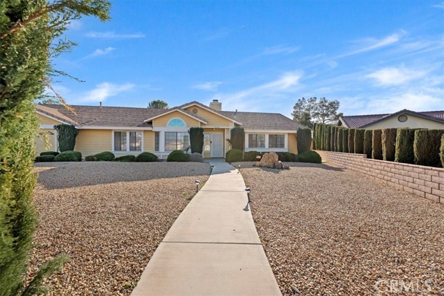 Detail Gallery Image 6 of 57 For 19185 Cochise, Apple Valley,  CA 92308 - 4 Beds | 2 Baths