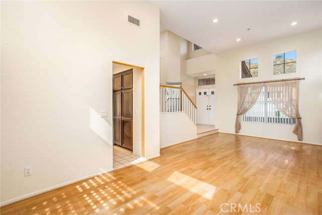 Detail Gallery Image 5 of 36 For 6714 Country Oaks Dr, Highland,  CA 92346 - 5 Beds | 3 Baths