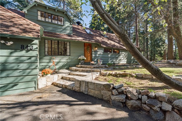 Detail Gallery Image 5 of 69 For 840 Coyote Walk, Lake Arrowhead,  CA 92352 - 4 Beds | 3 Baths