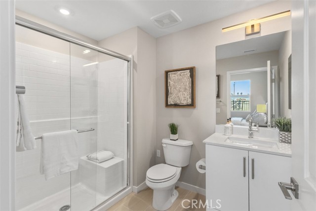 Detail Gallery Image 4 of 31 For 109 S Laxore St #303,  Anaheim,  CA 92804 - 4 Beds | 3/1 Baths