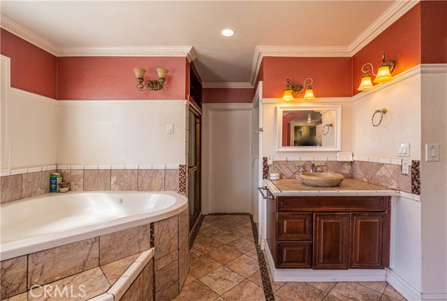 Detail Gallery Image 24 of 71 For 18501 Clarkdale Ave, Artesia,  CA 90701 - 7 Beds | 4 Baths