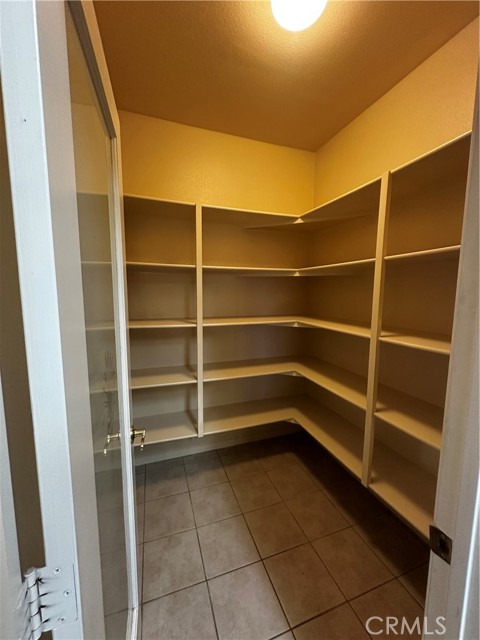 Detail Gallery Image 5 of 21 For 14075 Driftwood, Victorville,  CA 92395 - 4 Beds | 3 Baths