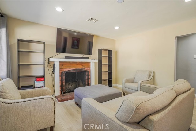 Detail Gallery Image 5 of 43 For 1223 W 27th, San Bernardino,  CA 92405 - 3 Beds | 1 Baths