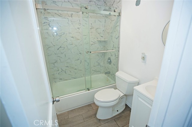 Detail Gallery Image 11 of 21 For 8322 Vista Del Rosa St, Downey,  CA 90240 - 5 Beds | 3 Baths