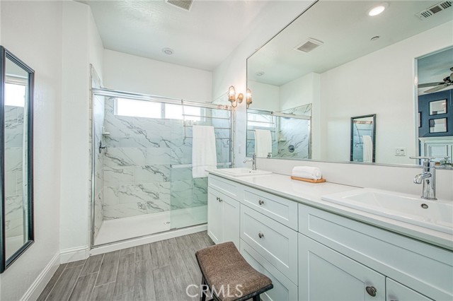 Detail Gallery Image 4 of 46 For 1817 N Phillip, Clovis,  CA 93619 - 5 Beds | 3/1 Baths