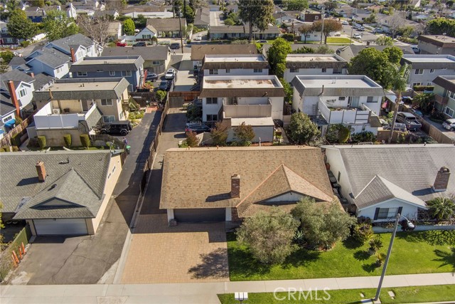 Detail Gallery Image 2 of 39 For 2048 Garden Ln, Costa Mesa,  CA 92627 - 7 Beds | 4 Baths