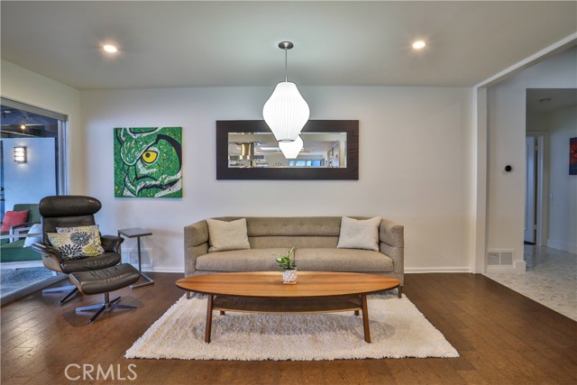 315 Teasdale Drive, Claremont CA: https://media.crmls.org/medias/6ab687f0-180d-4195-9356-5cdc8e0bf10f.jpg