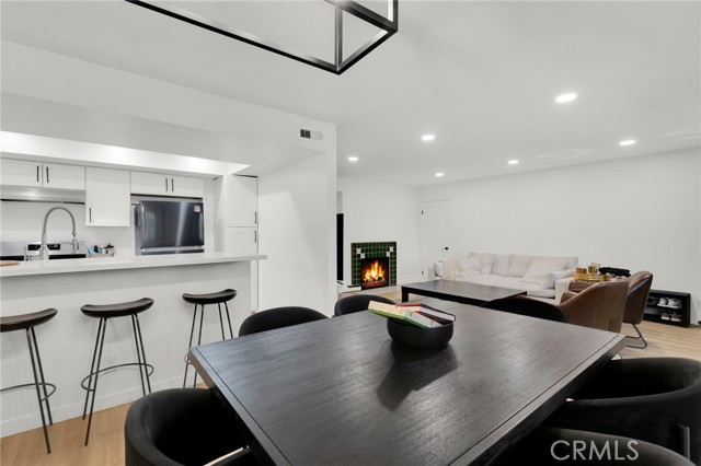 Detail Gallery Image 8 of 21 For 5530 Thornburn St #102,  Los Angeles,  CA 90045 - 2 Beds | 2 Baths