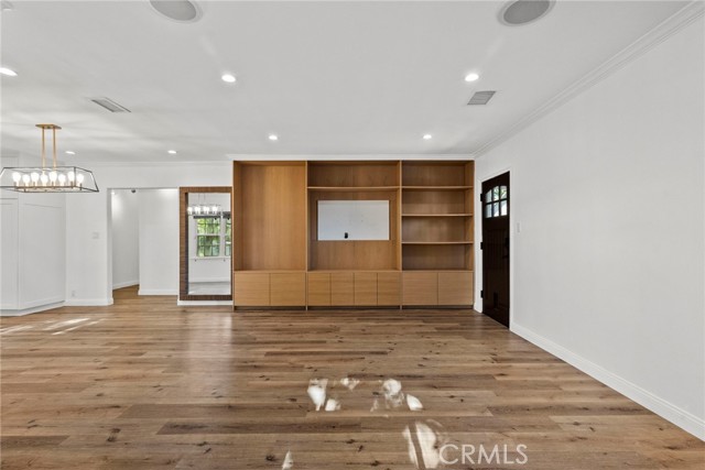 Detail Gallery Image 8 of 33 For 5752 Calhoun Ave, Sherman Oaks,  CA 91401 - 3 Beds | 2 Baths