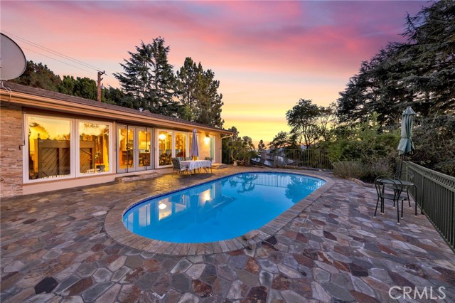 5439 Ocean View Boulevard, La Canada Flintridge CA: https://media.crmls.org/medias/6ab733cc-f154-4fb4-b658-e9ffe65acc8f.jpg
