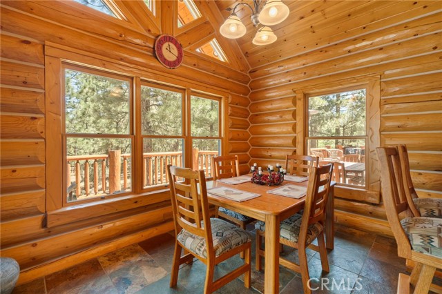 Detail Gallery Image 10 of 57 For 1947 Shady, Big Bear City,  CA 92314 - 5 Beds | 3/1 Baths