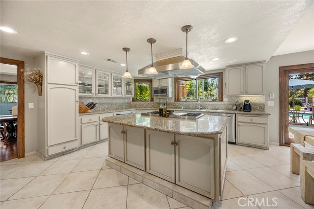 Detail Gallery Image 7 of 45 For 19225 Palm Vista, Yorba Linda,  CA 92886 - 5 Beds | 4/1 Baths