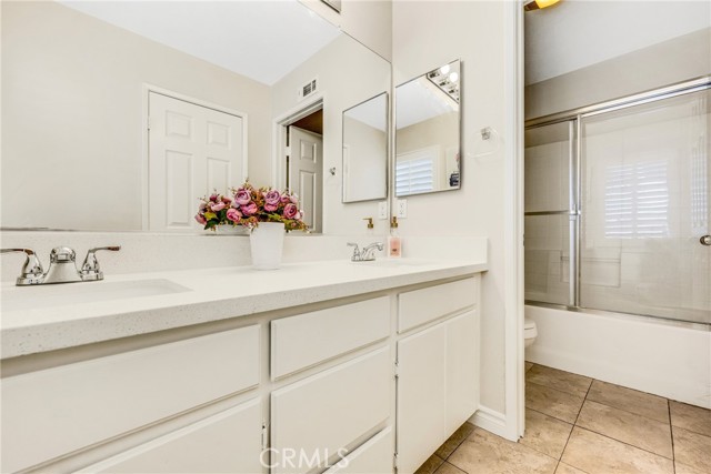 Detail Gallery Image 27 of 48 For 870 E Bermuda Dunes Ct, Ontario,  CA 91761 - 5 Beds | 4/1 Baths