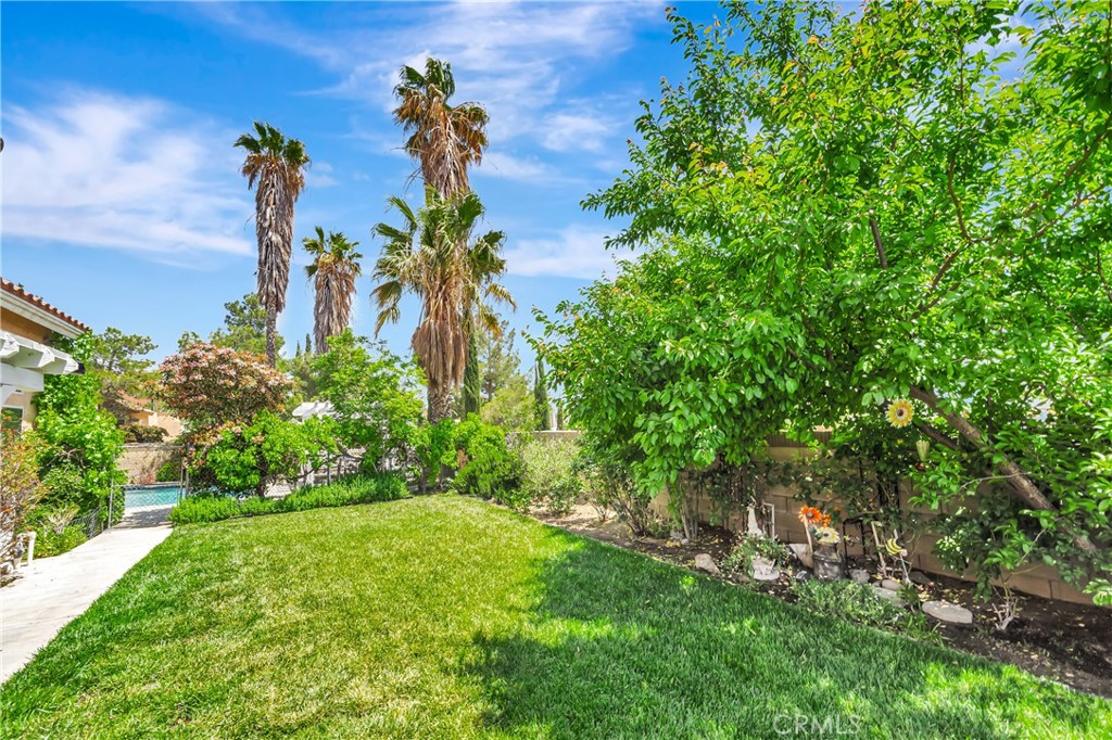 https://media.crmls.org/medias/6ab865f2-31ea-4096-a79a-561eed15a87c.jpg?preset=X-Large