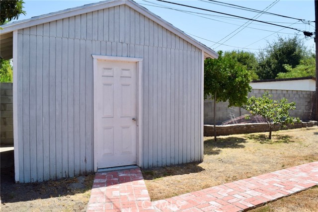 2024 N Kenwood Street, Burbank CA: https://media.crmls.org/medias/6ab867b8-6f3e-475f-b976-9385fdca5e3e.jpg