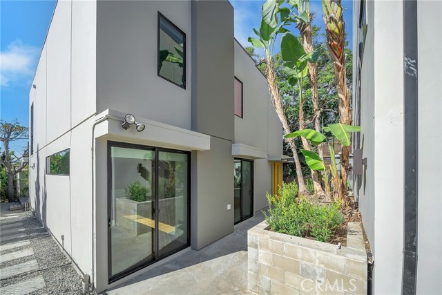 1531 Wellesley