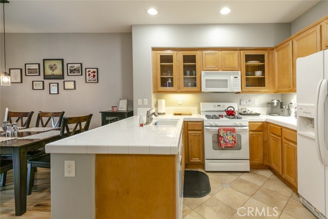 Detail Gallery Image 15 of 39 For 2727 Night Jasmine Dr, Simi Valley,  CA 93065 - 3 Beds | 2/1 Baths