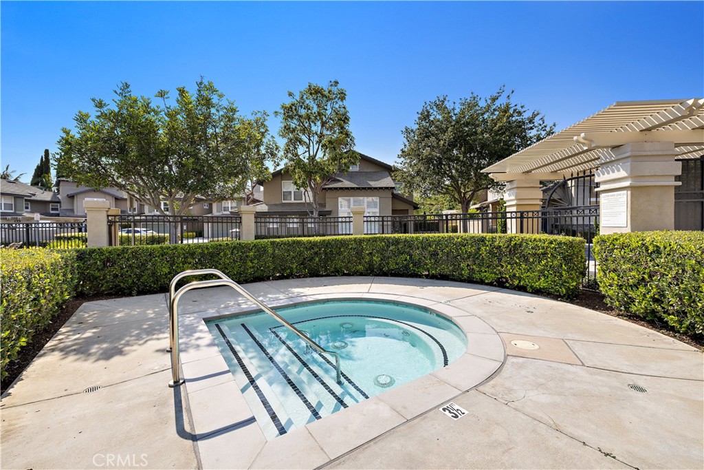 MLS #OC25266133 image #32