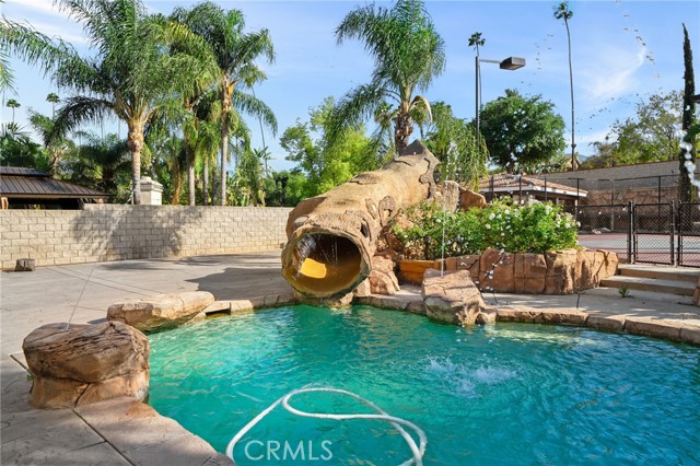 Detail Gallery Image 44 of 69 For 922 Armata Dr, Corona,  CA 92881 - 5 Beds | 4/1 Baths