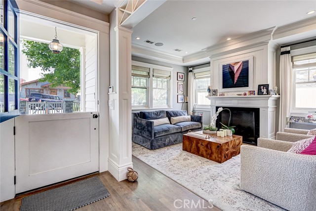 Detail Gallery Image 16 of 35 For 569 33rd, Manhattan Beach,  CA 90266 - 6 Beds | 5/1 Baths