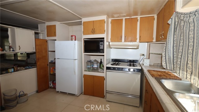 Detail Gallery Image 11 of 25 For 16064 31st, Clearlake,  CA 95422 - 2 Beds | 2 Baths