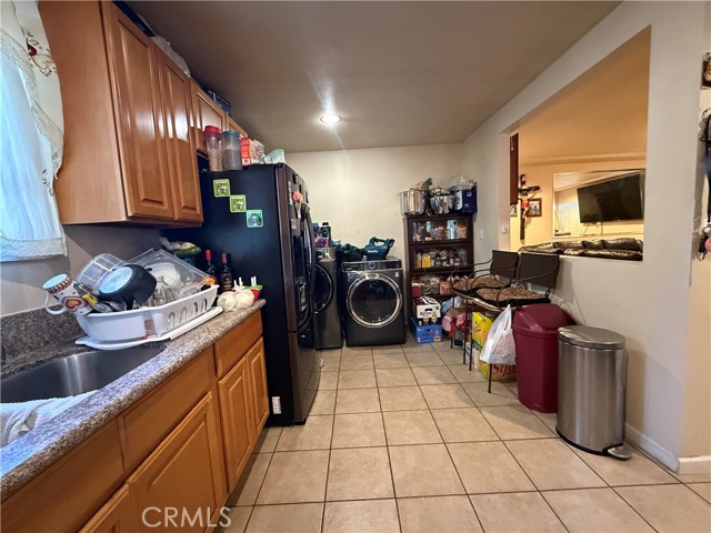 Detail Gallery Image 18 of 51 For 2520 Ohio Ave, South Gate,  CA 90280 - 6 Beds | 4 Baths