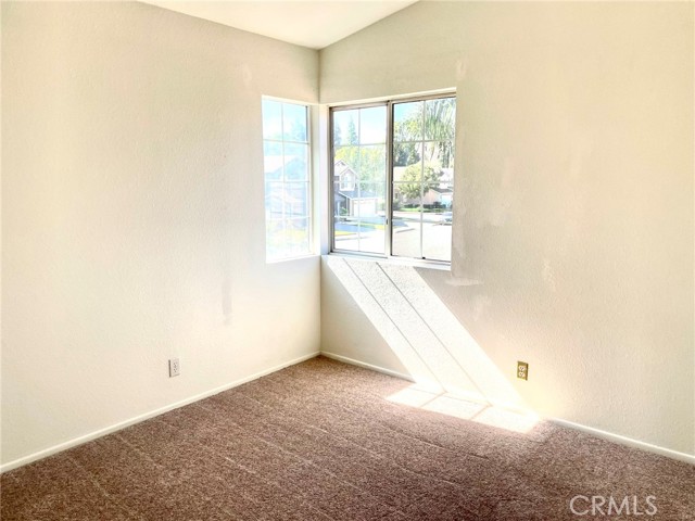 Detail Gallery Image 18 of 28 For 11539 Aberdeen Dr, Fontana,  CA 92337 - 3 Beds | 2/1 Baths