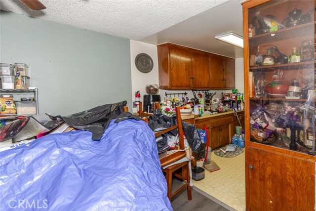 12401 Archwood Street, North Hollywood CA: https://media.crmls.org/medias/6abc8f78-dcd9-4188-a77a-bb7dd19cd832.jpg