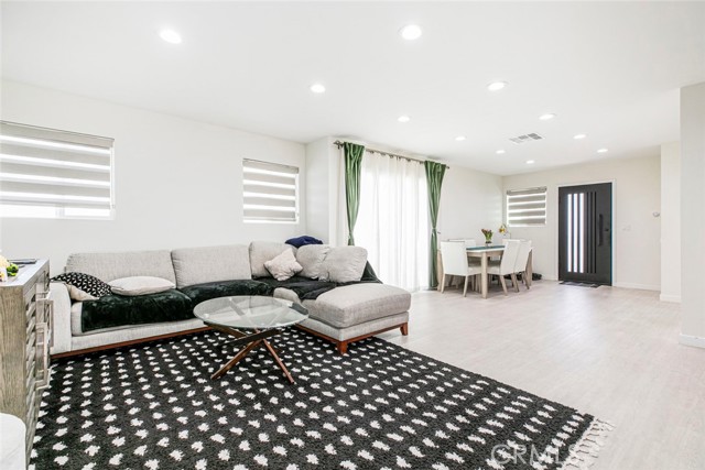 6638 Lindley Avenue, Reseda CA: https://media.crmls.org/medias/6abcf4c5-4606-4f54-9436-de10cc2f4755.jpg