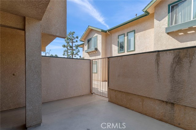 Detail Gallery Image 3 of 30 For 1235 E Carson St #4,  Carson,  CA 90745 - 2 Beds | 2 Baths