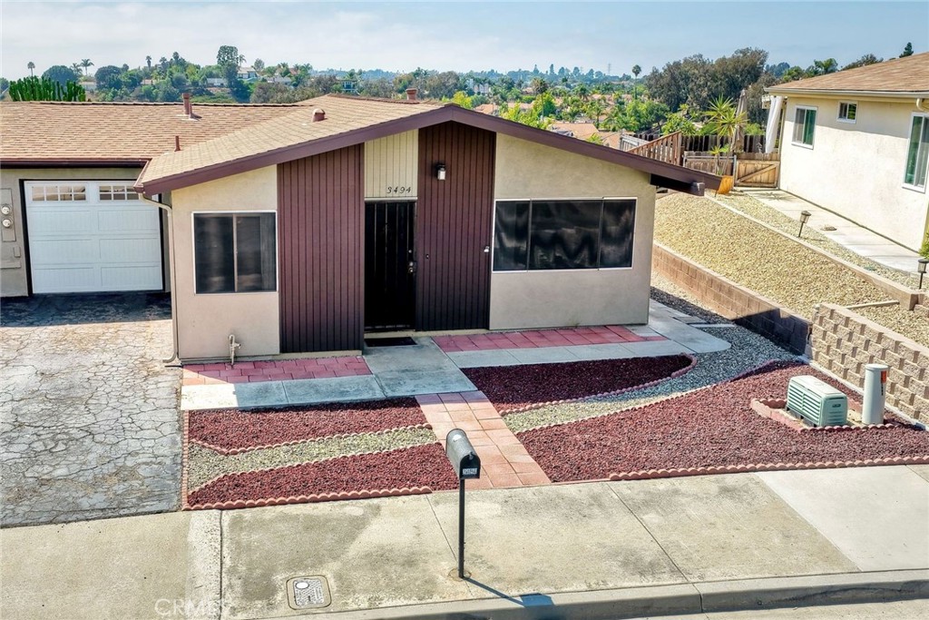 3494 Santa Maria Street