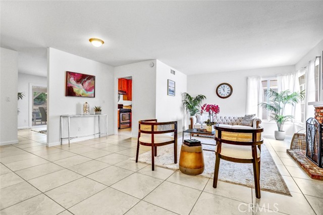 27142 Langside Avenue, Canyon Country CA: https://media.crmls.org/medias/6abdda40-73d0-4a87-898a-915efc4178b6.jpg