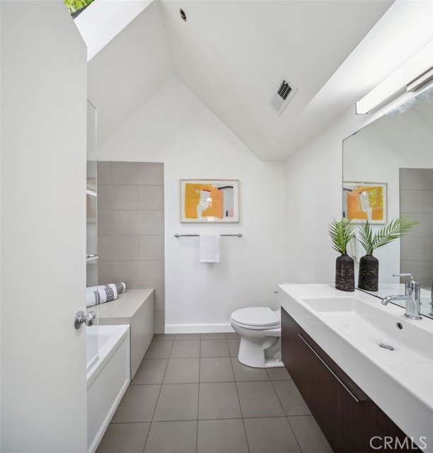 Detail Gallery Image 20 of 27 For 1341 Alma St, Palo Alto,  CA 94301 - 2 Beds | 2/1 Baths
