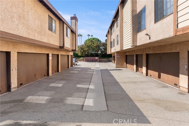 Detail Gallery Image 17 of 18 For 7305 Balboa Bld #4,  Lake Balboa,  CA 91406 - 2 Beds | 2 Baths