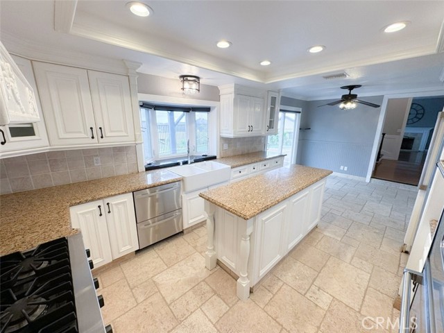 2315 Paseo De Cima, Glendale CA: https://media.crmls.org/medias/6abf395d-53fc-447d-82f3-4a0d15a97dfa.jpg