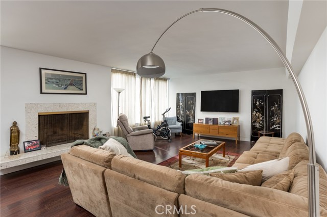 Detail Gallery Image 27 of 32 For 615 E Olive a,  Burbank,  CA 91501 - 2 Beds | 2 Baths