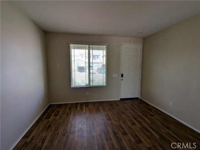 Detail Gallery Image 3 of 22 For 15243 Riverview, Victorville,  CA 92394 - 3 Beds | 2/1 Baths