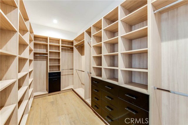 Detail Gallery Image 50 of 55 For 5323 Allott Ave, Sherman Oaks,  CA 91401 - 4 Beds | 4/1 Baths