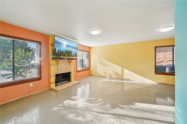 Detail Gallery Image 13 of 37 For 571 Oriole, Corona,  CA 92879 - 4 Beds | 2 Baths