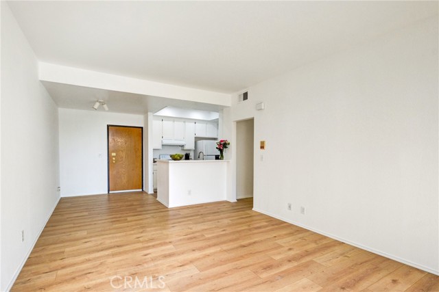 Detail Gallery Image 5 of 25 For 4200 via Arbolada #104,  Los Angeles,  CA 90042 - 1 Beds | 1 Baths