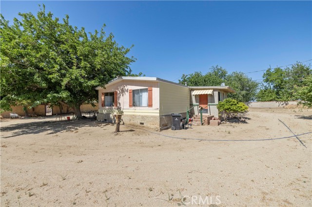 15374 Gaskell Road, Rosamond CA: https://media.crmls.org/medias/6ac325fe-bede-4b52-b903-2120406ebb8c.jpg