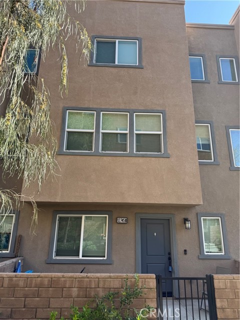 Front Image Thumbnail for CRSR25242957