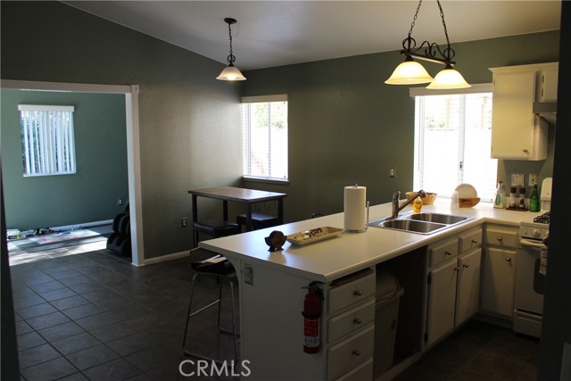 Detail Gallery Image 4 of 30 For 1093 Lilac, Hemet,  CA 92545 - 2 Beds | 2 Baths